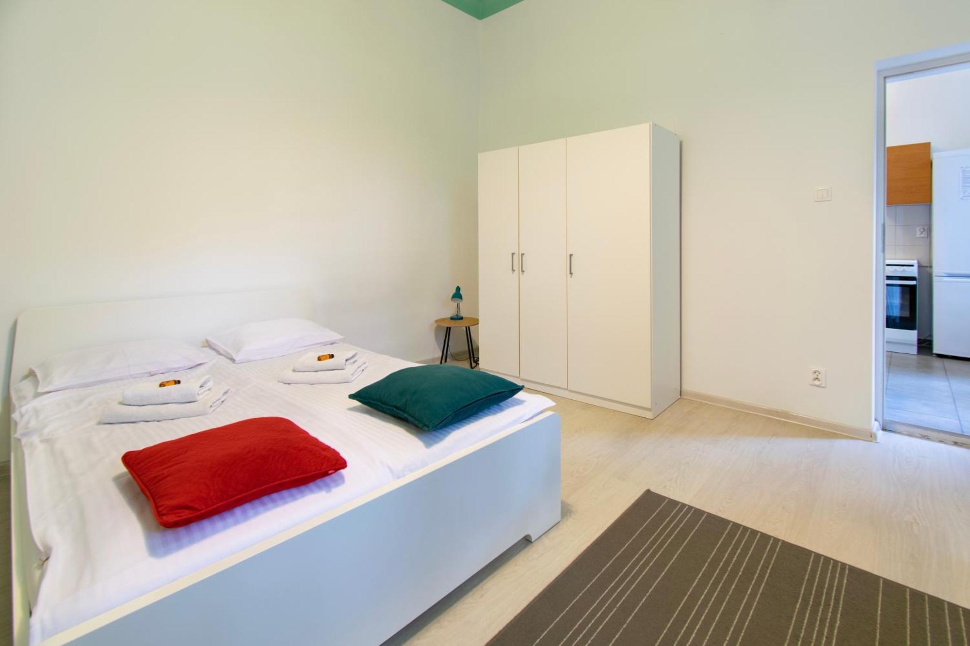 Light Apartment Zyblikiewicza Street كراكوفيا المظهر الخارجي الصورة