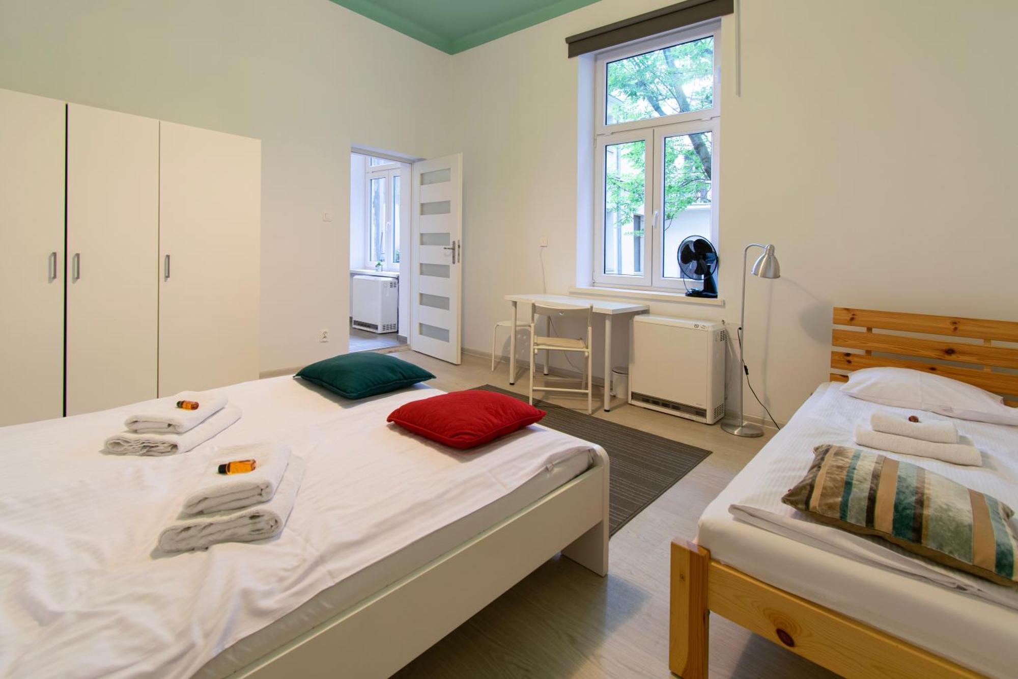 Light Apartment Zyblikiewicza Street كراكوفيا المظهر الخارجي الصورة