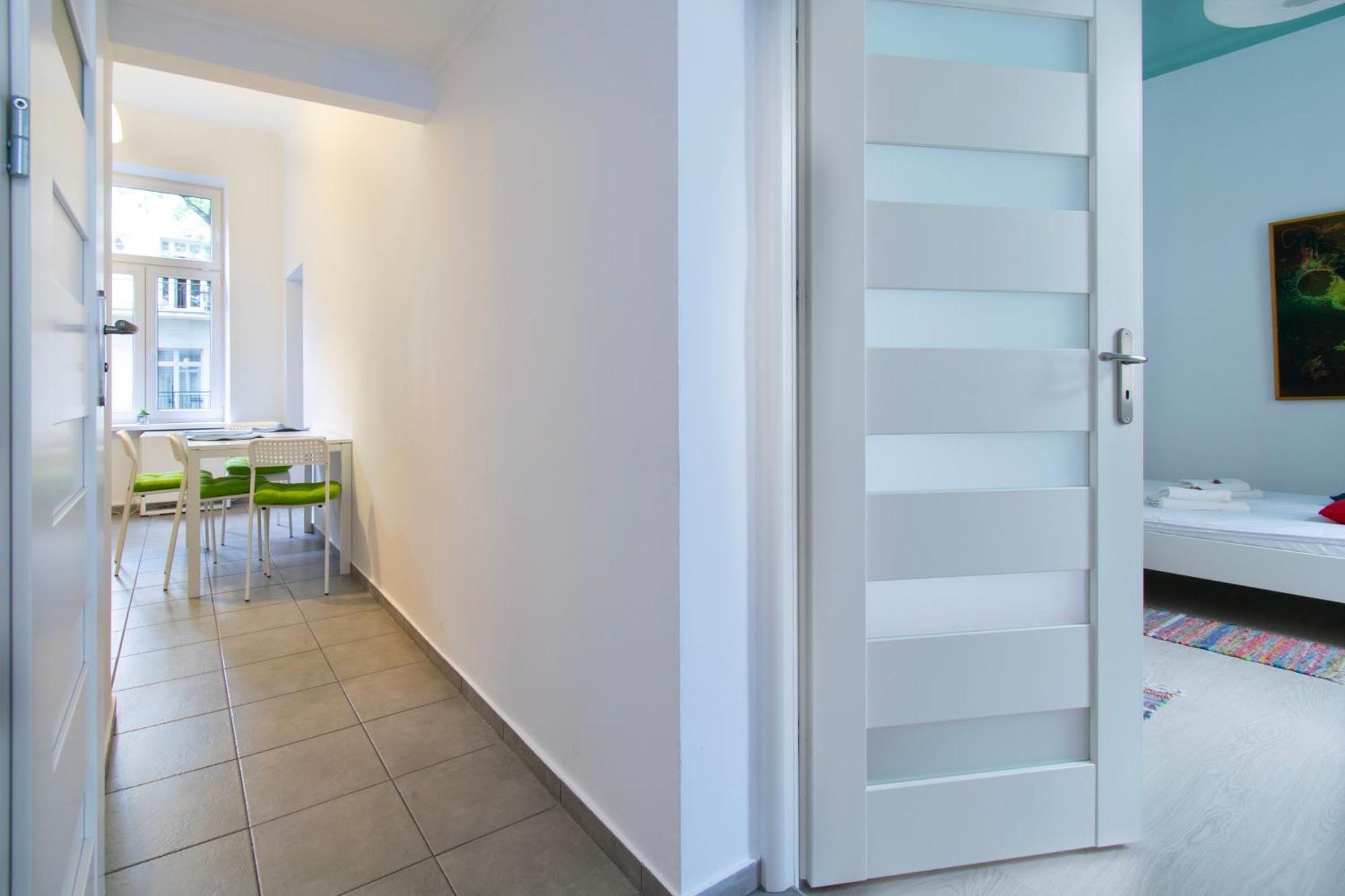 Light Apartment Zyblikiewicza Street كراكوفيا المظهر الخارجي الصورة